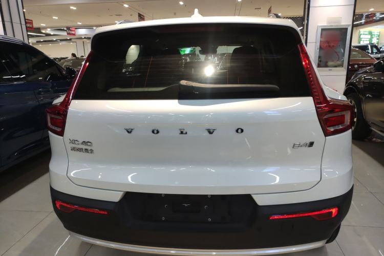 Used Volvo XC40 2025 B4 4x4 Smart Luxury Edition Exterior 4