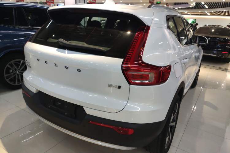 Used Volvo XC40 2025 B4 4x4 Smart Luxury Edition Exterior 5