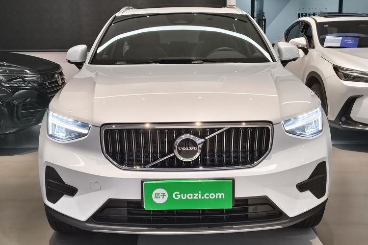 Used Volvo XC40 2025 B3 Smart & Luxurious Edition Front