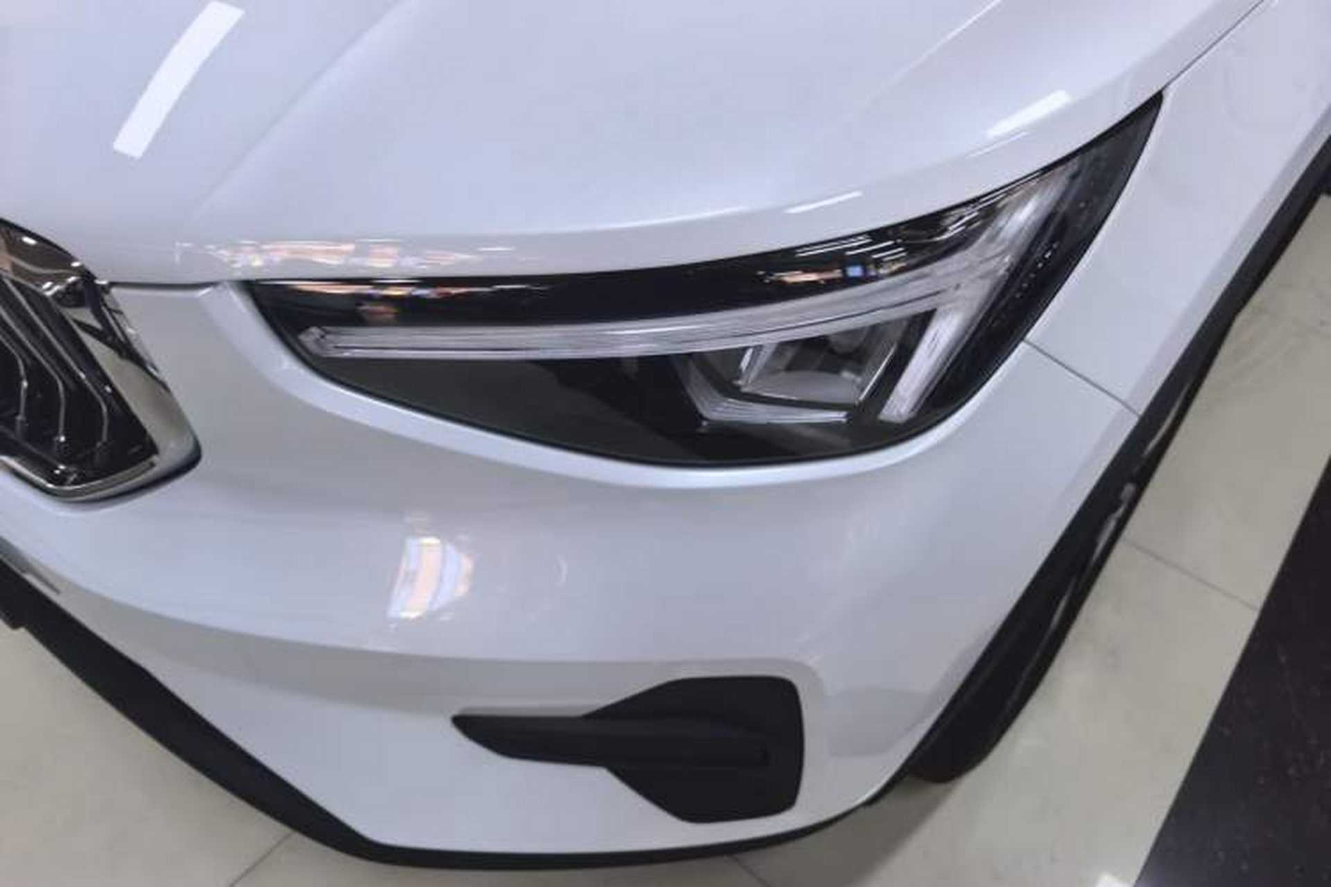 Used Volvo XC40 2025 B3 Smart & Luxurious Edition Left Front Headlight
