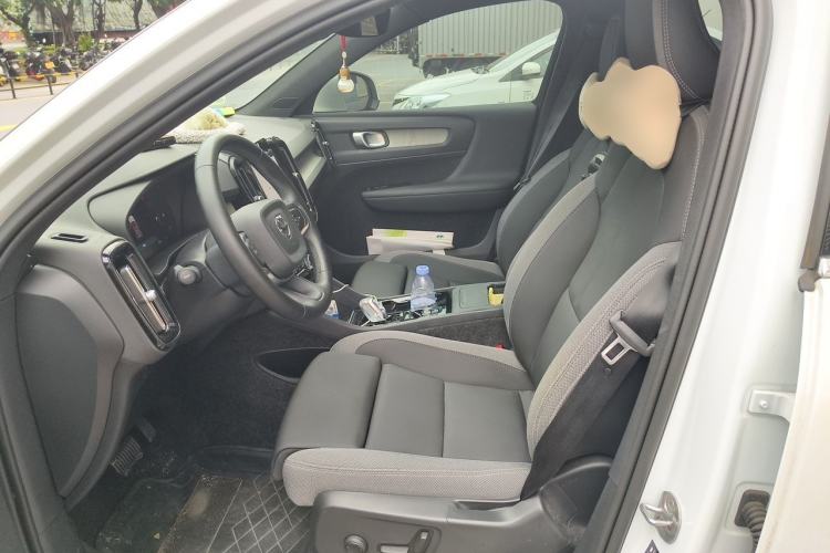 Used Volvo XC40 2025 B3 Smart & Luxurious Edition Left Front Seat
