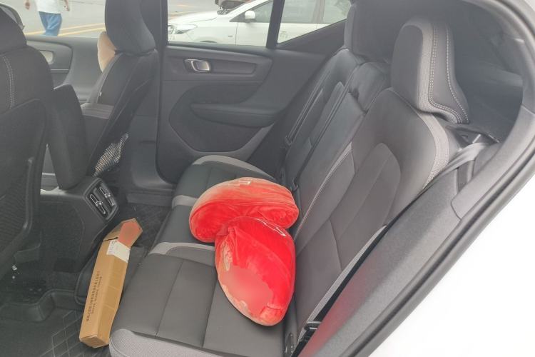 Used Volvo XC40 2025 B3 Smart & Luxurious Edition Left Rear Seat