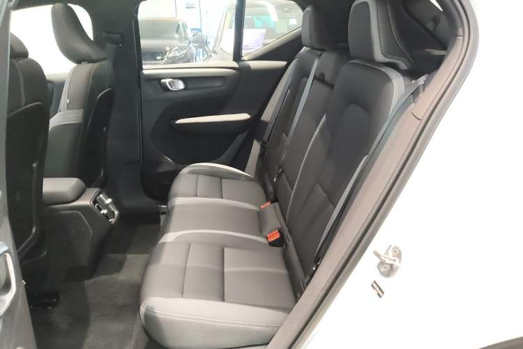 Used Volvo XC40 2025 B3 Smart & Luxurious Edition Left Rear Seat