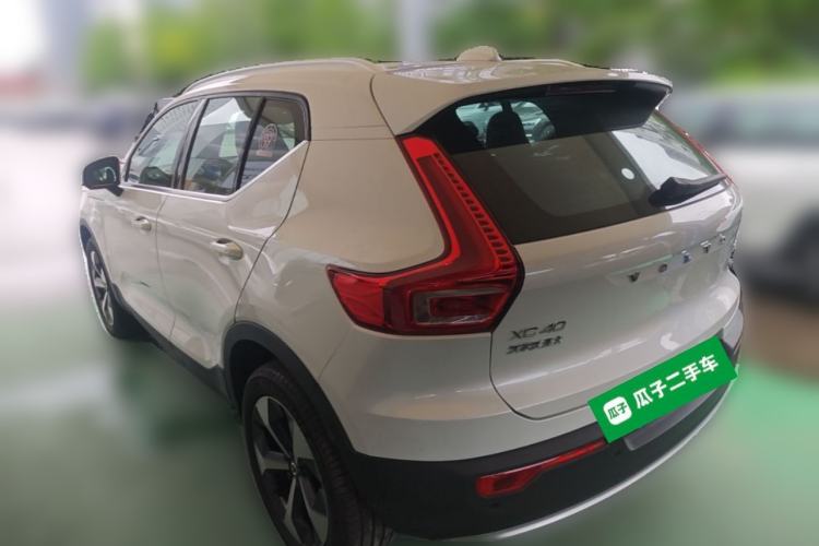 Used Volvo XC40 2025 B4 4x4 Smart Luxury Edition Rear Left 45 Deg