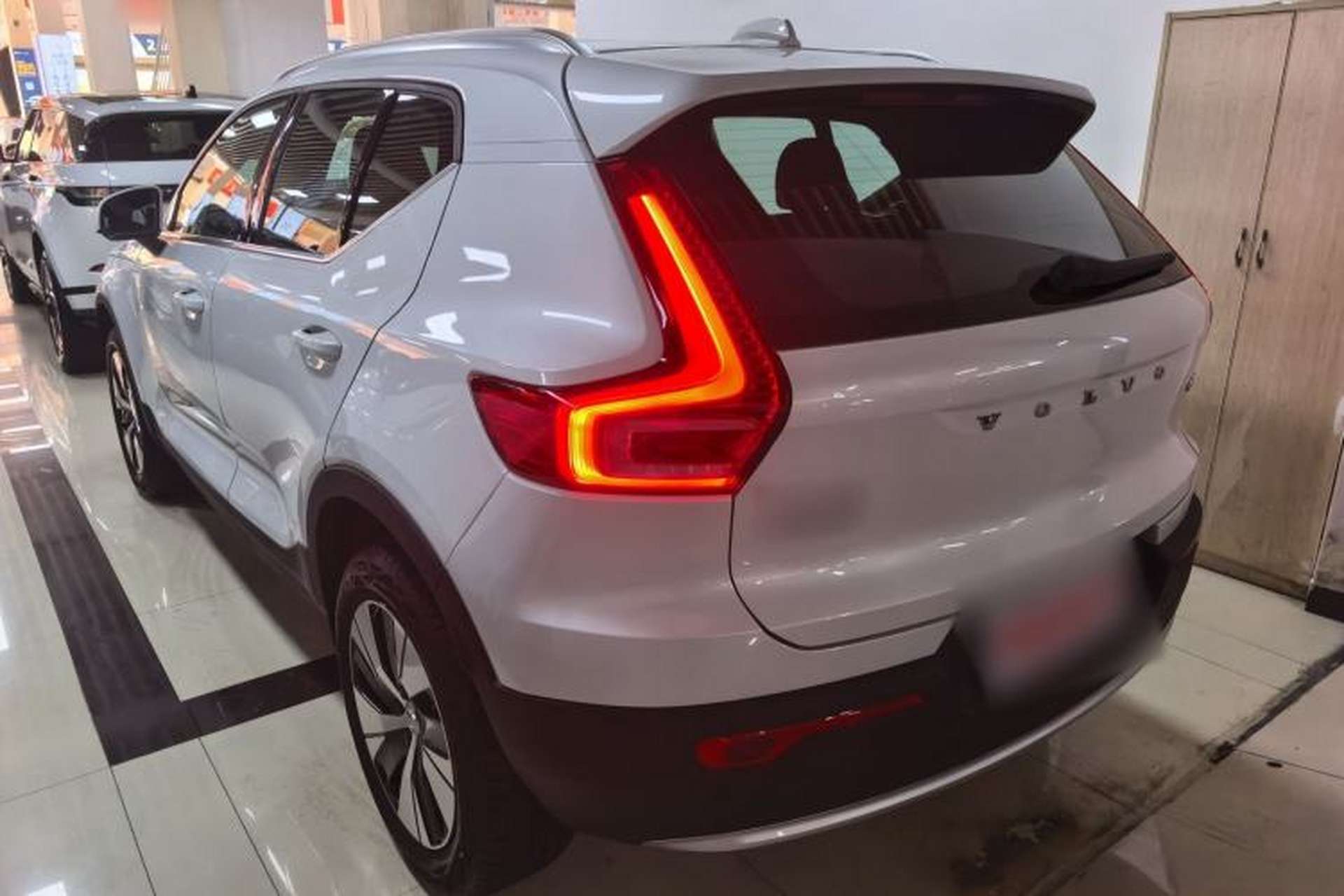 Used Volvo XC40 2025 B3 Smart & Luxurious Edition Rear Left 45 Deg