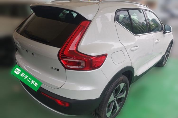 Used Volvo XC40 2025 B4 4x4 Smart Luxury Edition Rear Right 45 Deg
