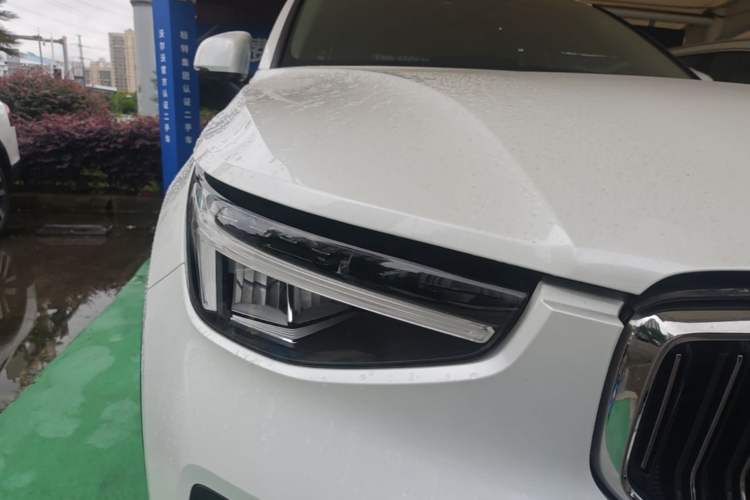 Used Volvo XC40 2025 B4 4x4 Smart Luxury Edition Right Front Headlight