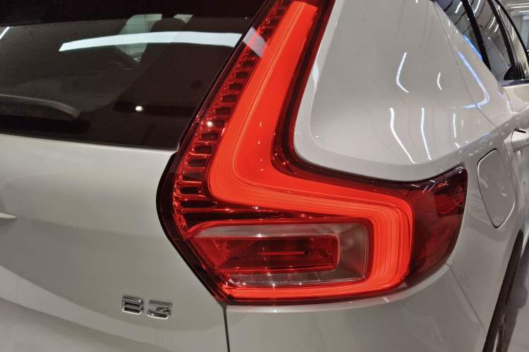 Used Volvo XC40 2025 B3 Smart & Luxurious Edition Right Rear Taillight