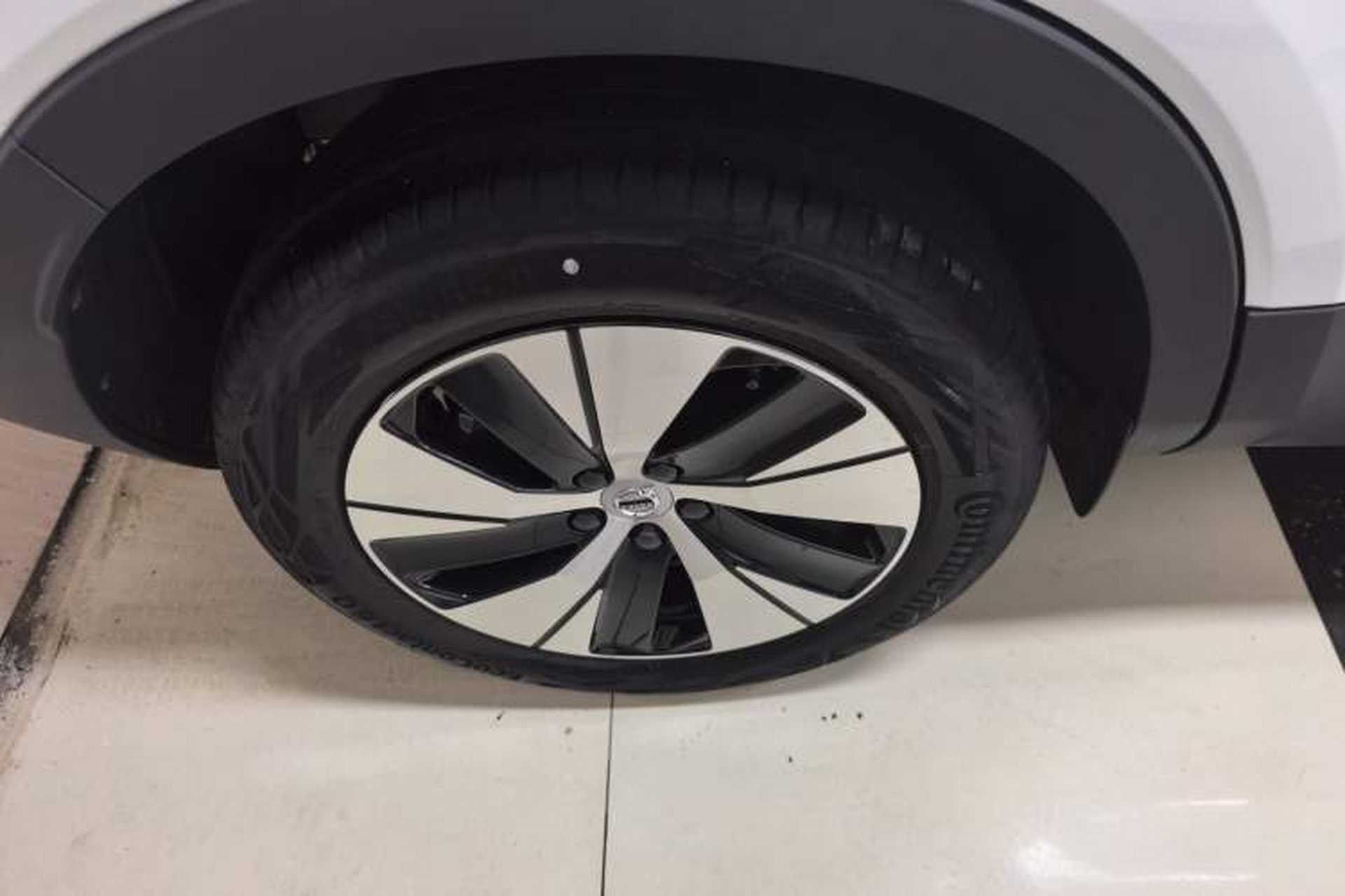 Used Volvo XC40 2025 B3 Smart & Luxurious Edition Right Rear Wheel Hub