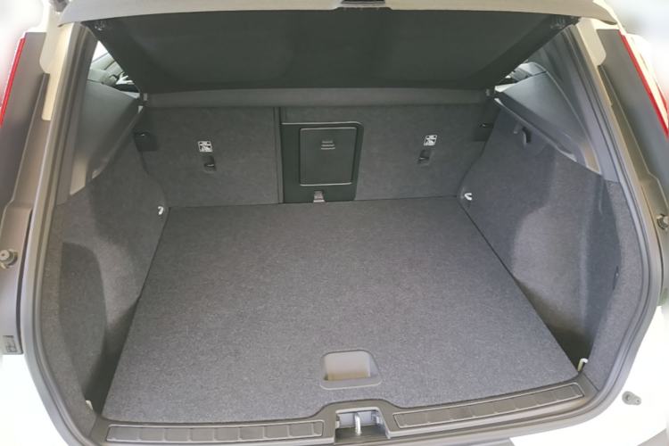 Used Volvo XC40 2025 B4 4x4 Smart Luxury Edition Trunk