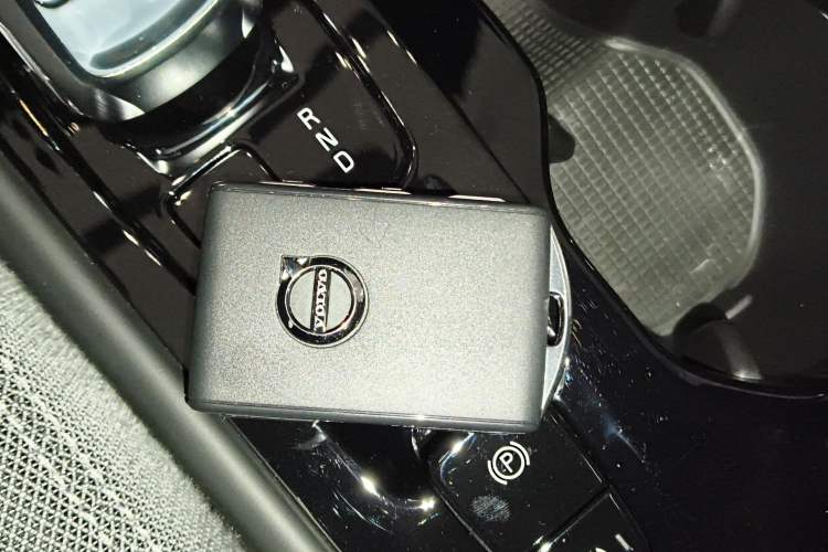 Used Volvo XC40 2025 B3 Smart & Luxurious Edition Vehicle Key