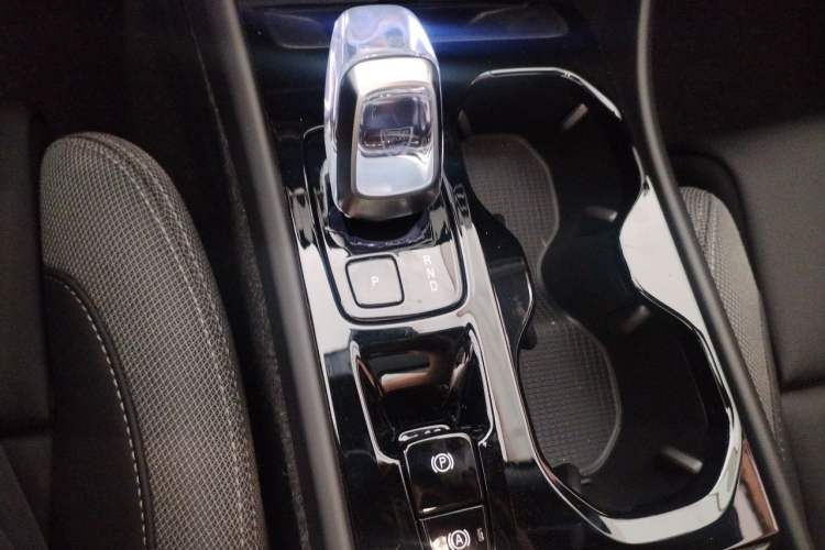 Used Volvo XC40 2026 B3 Zhiyuan Luxury Edition Gear Lever