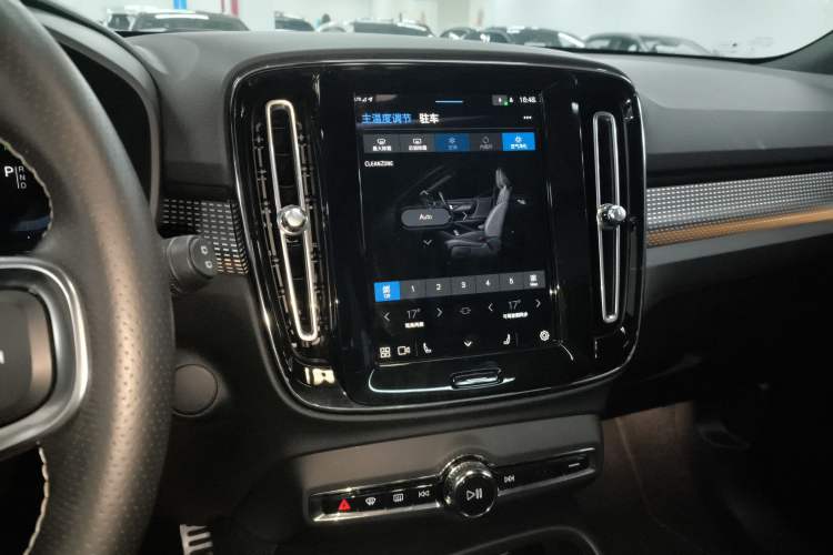 Used Volvo XC40 New Energy 2021 P8 Pure Electric All-Wheel Drive Smart Luxury Sport Edition Audio And AC Panel