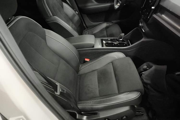 Used Volvo XC40 New Energy 2021 P8 Pure Electric All-Wheel Drive Smart Luxury Sport Edition Right Front Seat