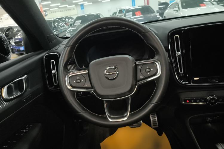 Used Volvo XC40 New Energy 2021 P8 Pure Electric All-Wheel Drive Smart Luxury Sport Edition Steering Wheel