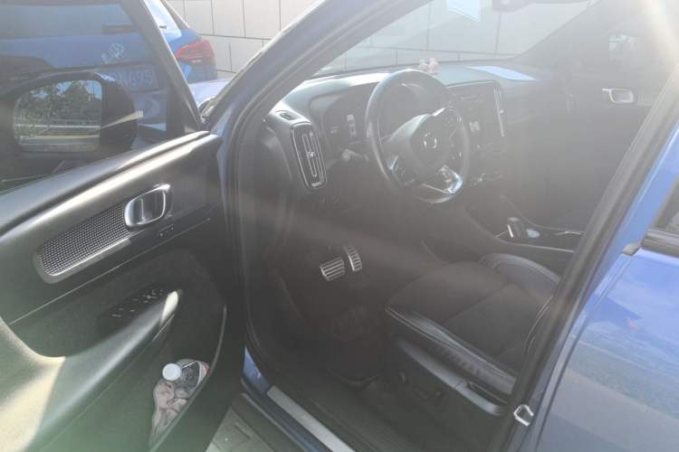 Used Volvo XC40 New Energy 2021 P8 Pure Electric All-Wheel Drive Smart Luxury Sport Edition Driver Seat