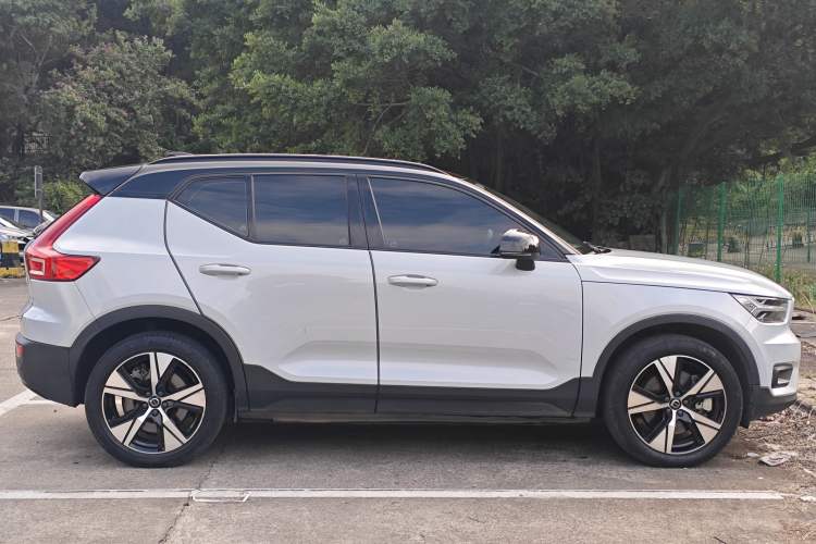 Used Volvo XC40 New Energy 2021 P8 Pure Electric All-Wheel Drive Smart Luxury Sport Edition Exterior 10