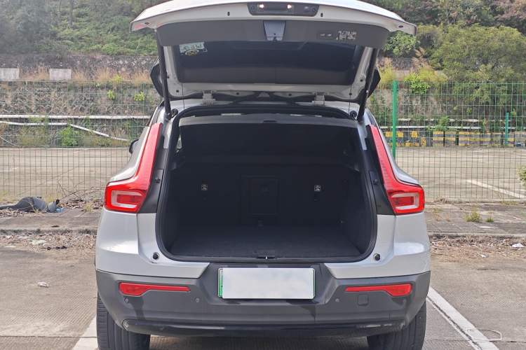 Used Volvo XC40 New Energy 2021 P8 Pure Electric All-Wheel Drive Smart Luxury Sport Edition Exterior 5