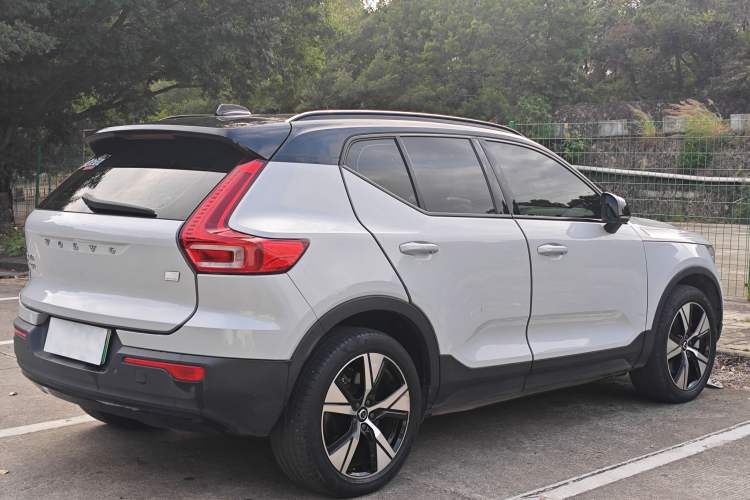 Used Volvo XC40 New Energy 2021 P8 Pure Electric All-Wheel Drive Smart Luxury Sport Edition Exterior 9