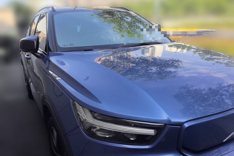 Used Volvo XC40 New Energy 2021 P8 Pure Electric All-Wheel Drive Smart Luxury Sport Edition Front Right 45 Deg