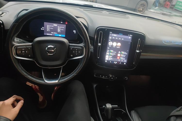 Used Volvo XC40 New Energy 2021 P8 Pure Electric All-Wheel Drive Smart Luxury Sport Edition Interior 2