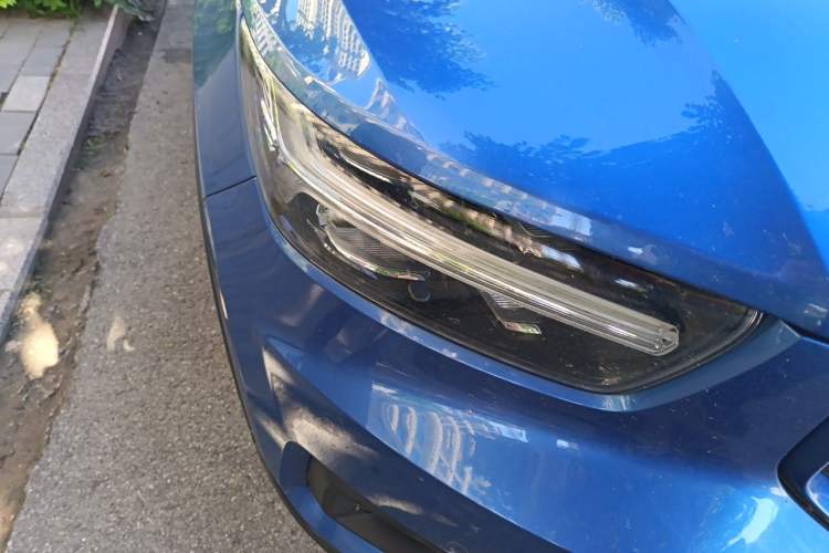 Used Volvo XC40 New Energy 2021 P8 Pure Electric All-Wheel Drive Smart Luxury Sport Edition Right Front Headlight