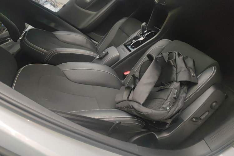 Used Volvo XC40 New Energy 2021 P8 Pure Electric All-Wheel Drive Smart Luxury Sport Edition Right Front Seat