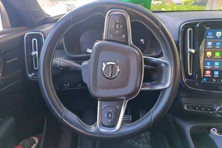 Used Volvo XC40 New Energy 2021 P8 Pure Electric All-Wheel Drive Smart Luxury Sport Edition Steering Wheel