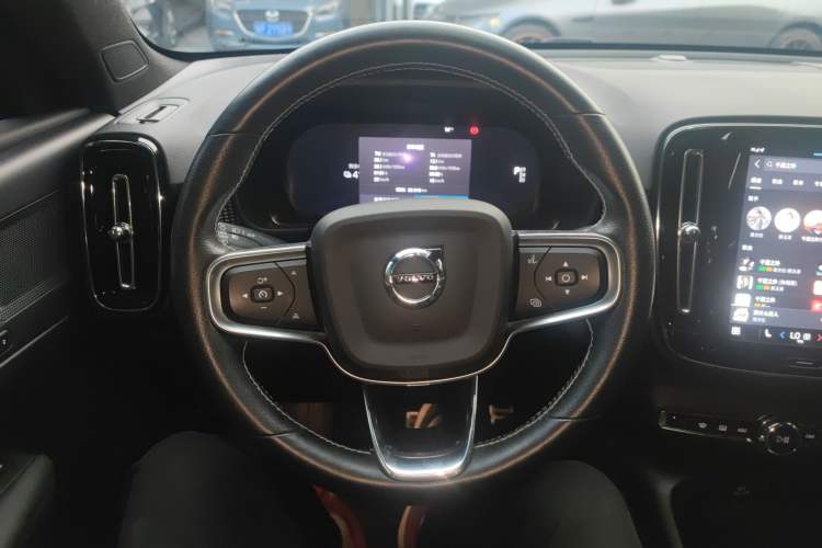 Used Volvo XC40 New Energy 2021 P8 Pure Electric All-Wheel Drive Smart Luxury Sport Edition Steering Wheel