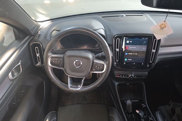 Used Volvo XC40 New Energy 2021 P8 Pure Electric All-Wheel Drive Smart Luxury Sport Edition Steering Wheel