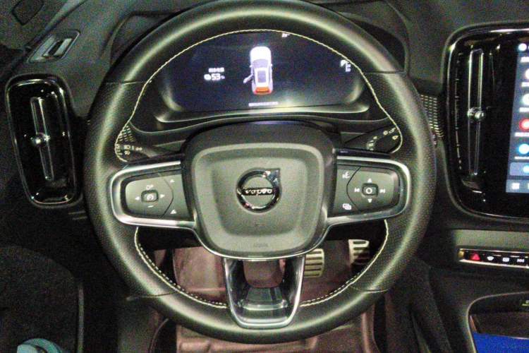 Used Volvo XC40 New Energy 2021 P8 Pure Electric All-Wheel Drive Smart Luxury Sport Edition Steering Wheel