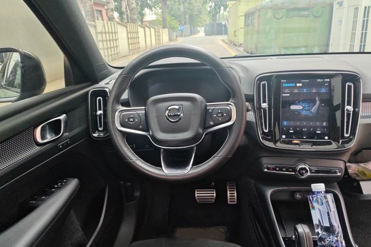 Used Volvo XC40 New Energy 2021 P8 Pure Electric All-Wheel Drive Smart Luxury Sport Edition Steering Wheel