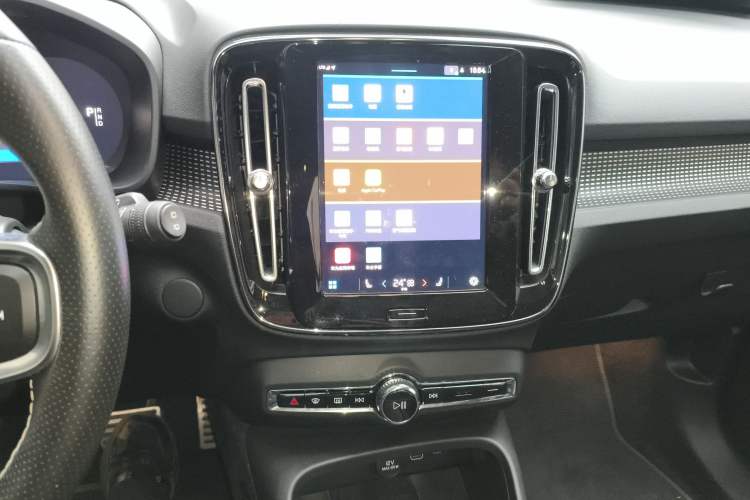 Used Volvo XC40 New Energy 2021 P8 Pure Electric All-Wheel Drive Smart Luxury Sport Edition Audio And AC Panel