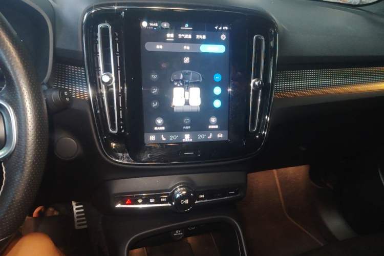Used Volvo XC40 New Energy 2021 P8 Pure Electric All-Wheel Drive Smart Luxury Sport Edition Audio And AC Panel