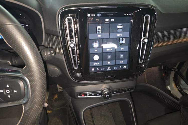 Used Volvo XC40 New Energy 2021 P8 Pure Electric All-Wheel Drive Smart Luxury Sport Edition Audio And AC Panel
