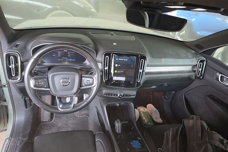 Used Volvo XC40 New Energy 2021 P8 Pure Electric All-Wheel Drive Smart Luxury Sport Edition Center Console