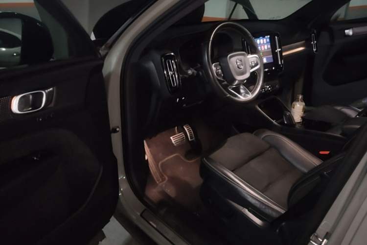 Used Volvo XC40 New Energy 2021 P8 Pure Electric All-Wheel Drive Smart Luxury Sport Edition Driver Seat