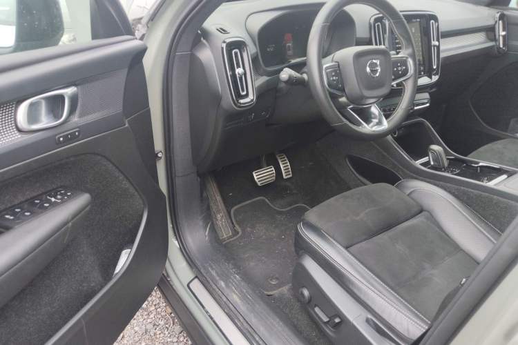 Used Volvo XC40 New Energy 2021 P8 Pure Electric All-Wheel Drive Smart Luxury Sport Edition Driver Seat