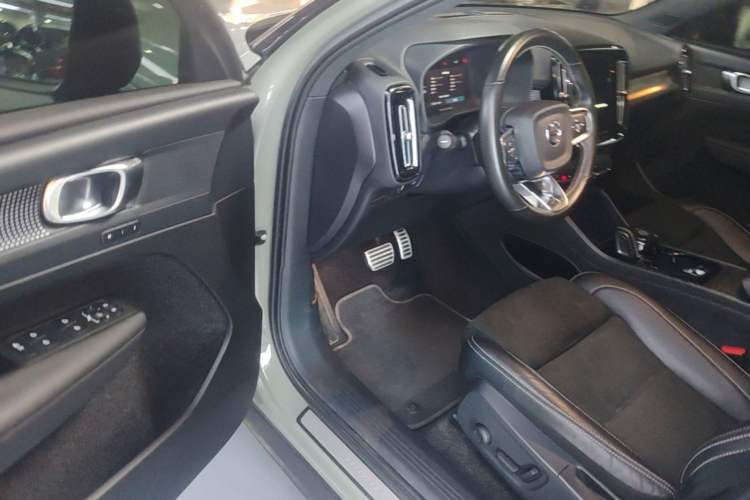 Used Volvo XC40 New Energy 2021 P8 Pure Electric All-Wheel Drive Smart Luxury Sport Edition Driver Seat