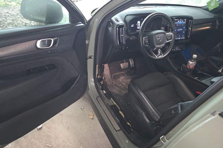 Used Volvo XC40 New Energy 2021 P8 Pure Electric All-Wheel Drive Smart Luxury Sport Edition Driver Seat