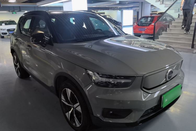 Used Volvo XC40 New Energy 2021 P8 Pure Electric All-Wheel Drive Smart Luxury Sport Edition Front Right 45 Deg