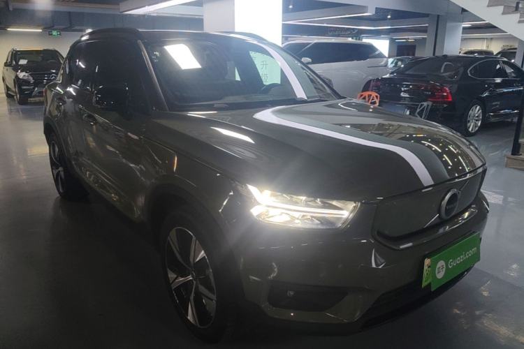 Used Volvo XC40 New Energy 2021 P8 Pure Electric All-Wheel Drive Smart Luxury Sport Edition Front Right 45 Deg