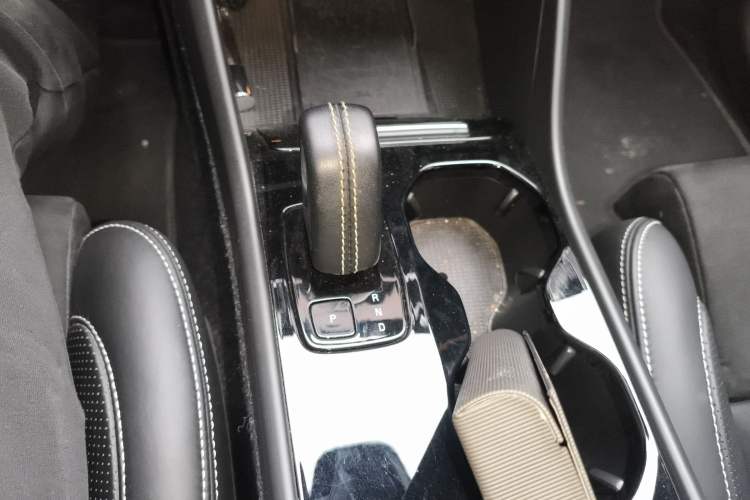 Used Volvo XC40 New Energy 2021 P8 Pure Electric All-Wheel Drive Smart Luxury Sport Edition Gear Lever