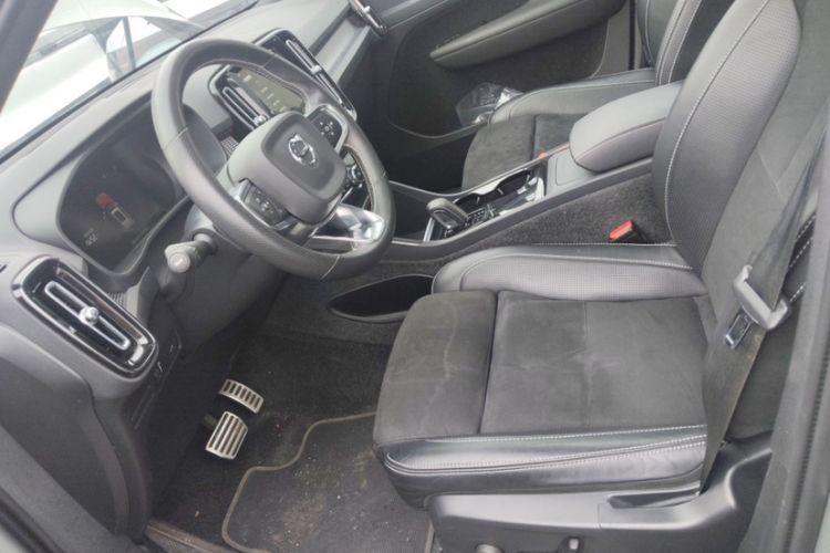 Used Volvo XC40 New Energy 2021 P8 Pure Electric All-Wheel Drive Smart Luxury Sport Edition Interior 2