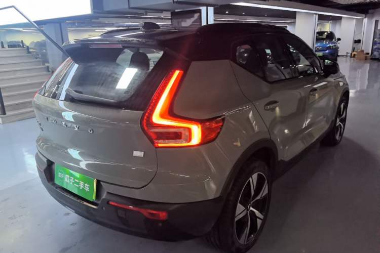 Used Volvo XC40 New Energy 2021 P8 Pure Electric All-Wheel Drive Smart Luxury Sport Edition Rear Right 45 Deg