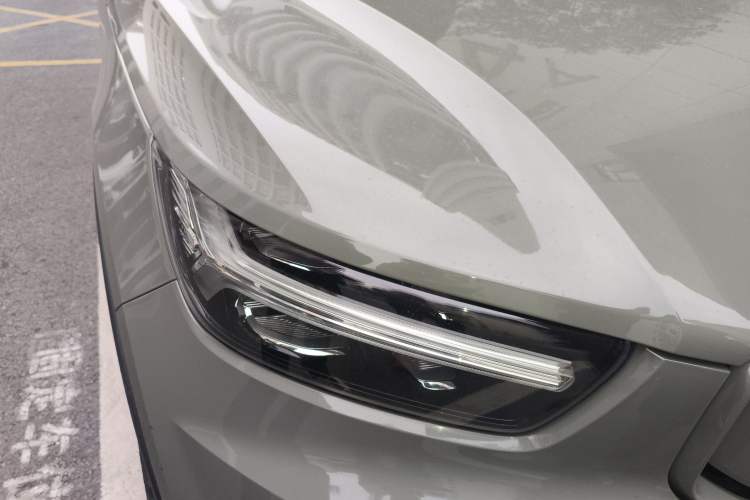 Used Volvo XC40 New Energy 2021 P8 Pure Electric All-Wheel Drive Smart Luxury Sport Edition Right Front Headlight