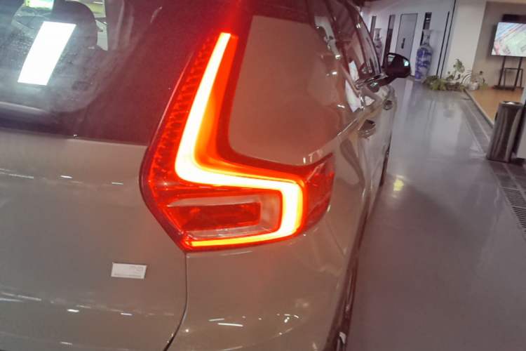 Used Volvo XC40 New Energy 2021 P8 Pure Electric All-Wheel Drive Smart Luxury Sport Edition Right Rear Taillight