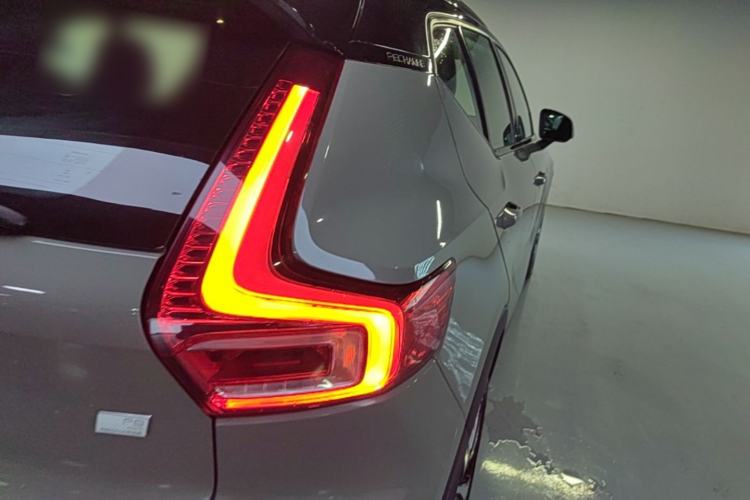 Used Volvo XC40 New Energy 2021 P8 Pure Electric All-Wheel Drive Smart Luxury Sport Edition Right Rear Taillight