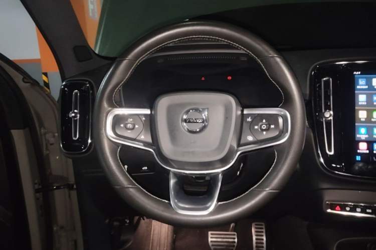 Used Volvo XC40 New Energy 2021 P8 Pure Electric All-Wheel Drive Smart Luxury Sport Edition Steering Wheel