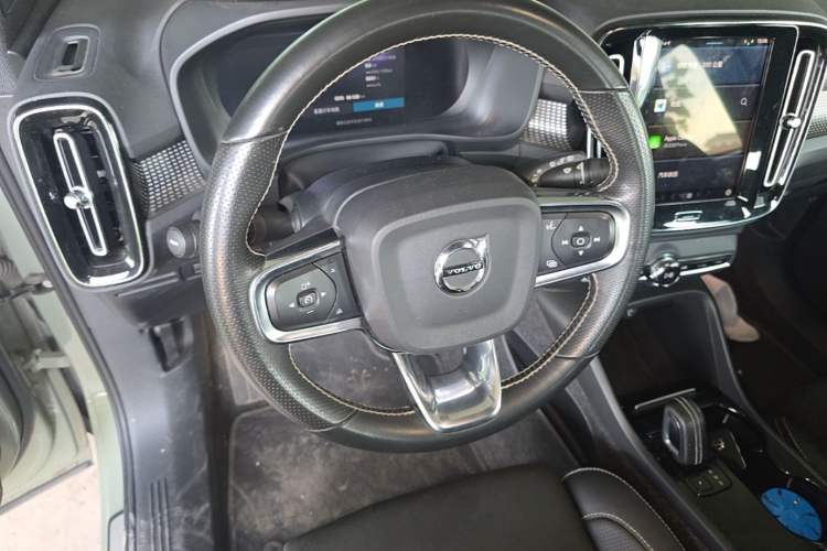 Used Volvo XC40 New Energy 2021 P8 Pure Electric All-Wheel Drive Smart Luxury Sport Edition Steering Wheel